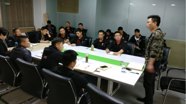 瑞馬壁掛爐廠家增強服務意識，提高商務技巧